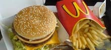 McDonald's-Menü auf einem Tablett