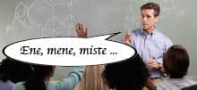Lehrer beim Abzählen