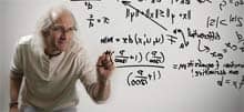 Lehrer schreibt mathematische Formeln