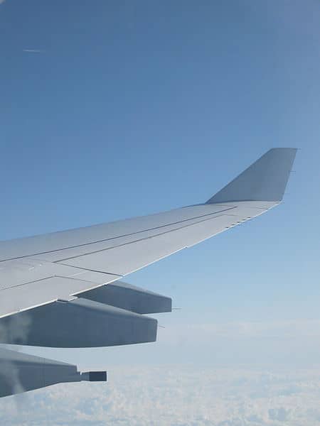 Airbus_A340_winlets