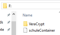 Arbeitsplatz: Externes Volume (z.B. Festplatte) F mit VeraCrypt-Installation und einem Container