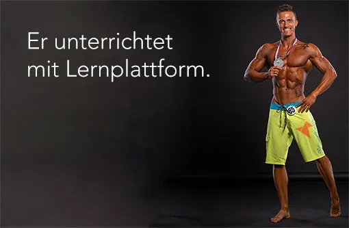 Medaillen-Gewinner mit Aufschrift: »Er unterrichtet mit Lernplattform«