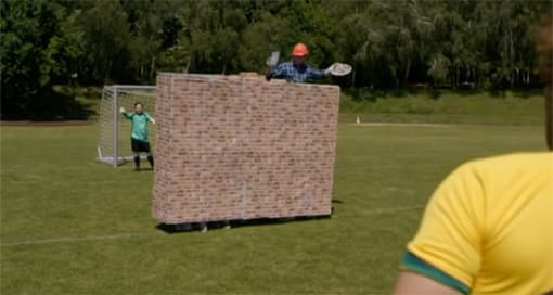 Metaphern im Fußball: Der Torwart 'dirigiert' eine 'Mauer'