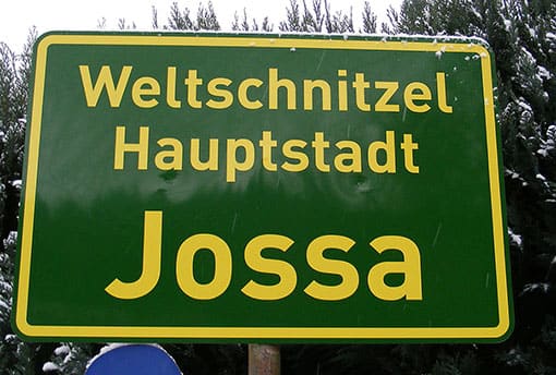 Deppenleerzeichen auf Stadtschild